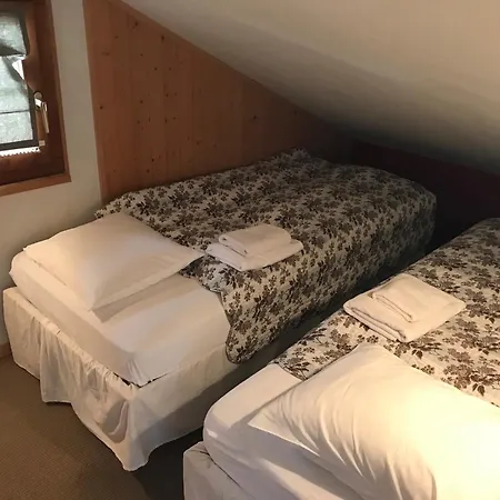 Hamilton & Otel 3*