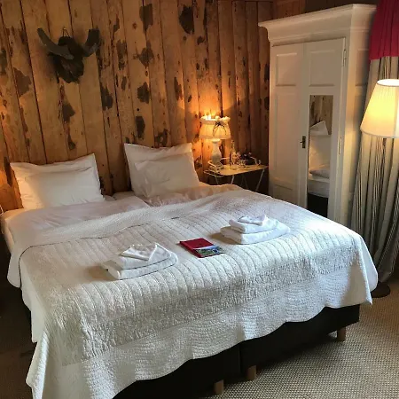 Hamilton & ホテル